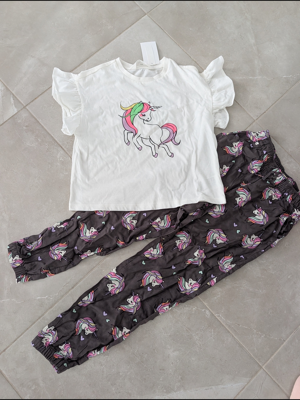 2/$25 H&M Unicorn Pajama Set – Girls 8-9Y